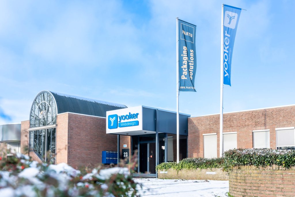 Yooker : voorkant pand in de winter